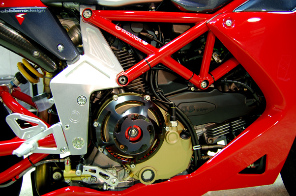 BIMOTA DB5̃KXR[eBO12