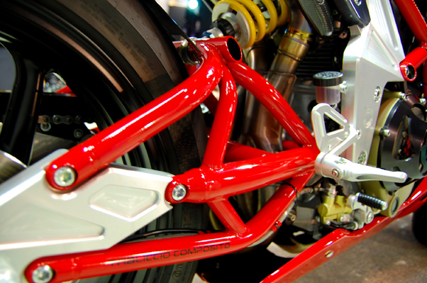 BIMOTA DB5̃KXR[eBO13