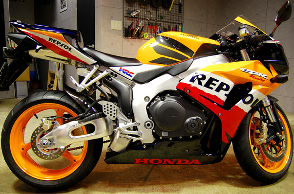 ガラスコーティングが車とバイクを守る 川崎市 東京 横浜 神奈川県内 ホンダcbr1000rr
