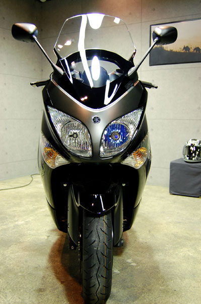 YAMAHA T-MAX̃KXR[eBO1