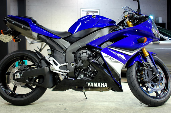 YAMAHA YZF-R1̃KXR[eBO2