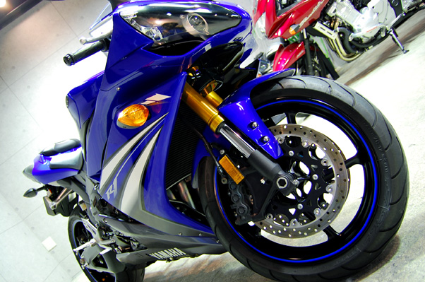 YAMAHA YZF-R1̃KXR[eBO