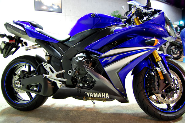 YAMAHA YZF-R1̃KXR[eBO4